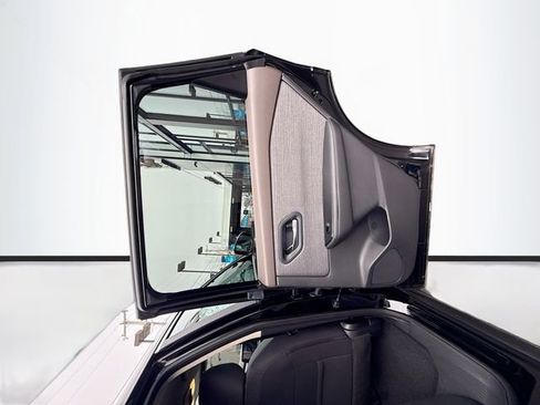 Used 2023 Nissan Rogue SV image 14