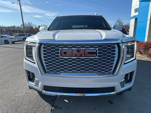 Used 2021 GMC Yukon Denali w/ Denali Premium Package image 4