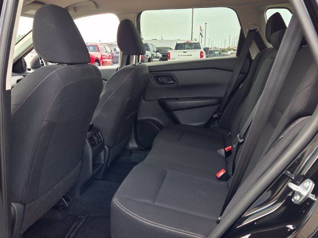 Used 2024 Nissan Rogue S AWD/4WD image 6