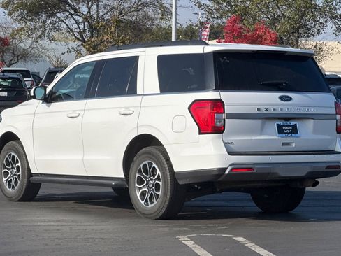 Used 2024 Ford Expedition XLT image 6