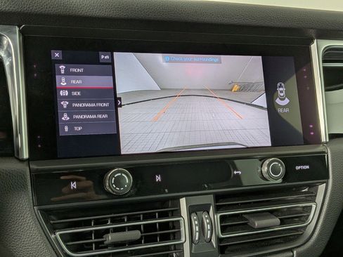 Certified 2024 Porsche Macan S AWD/4WD image 19