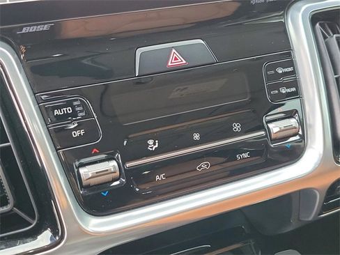 Used 2023 Kia Sorento SX Prestige image 29