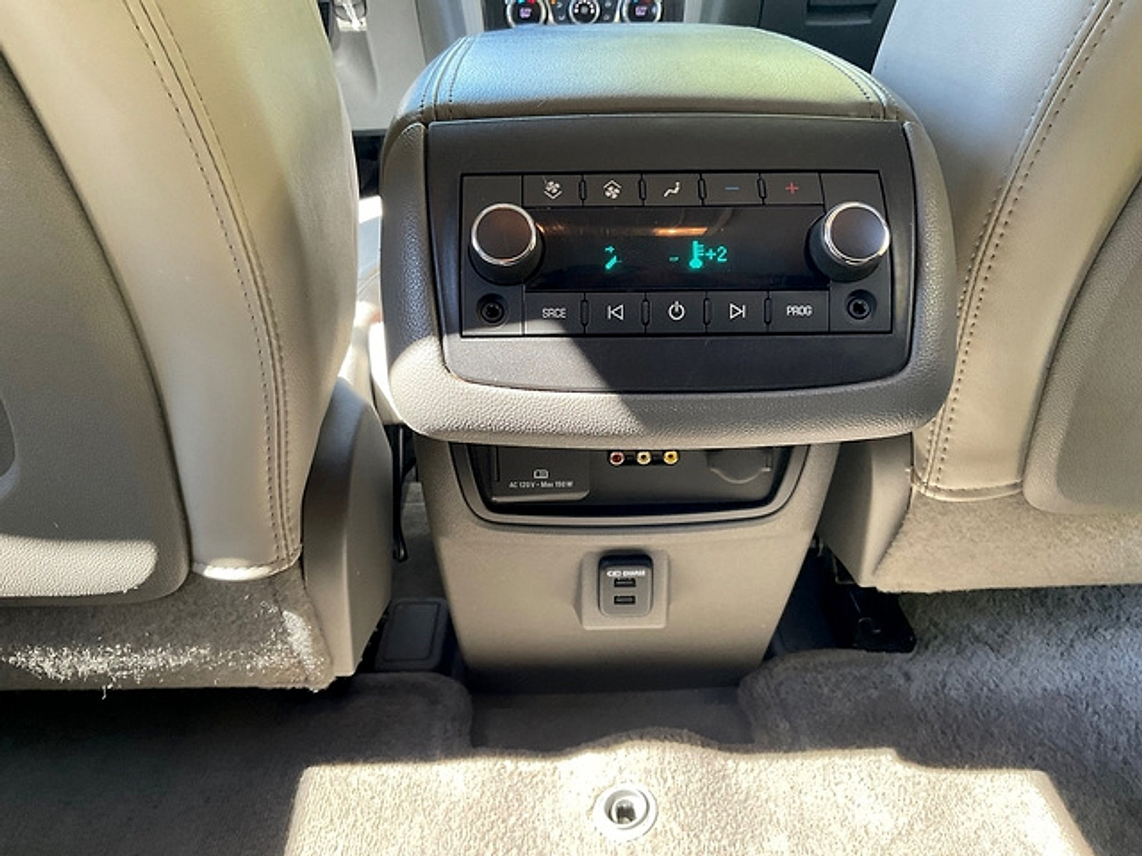Used 2016 Chevrolet Traverse LTZ FWD image 18