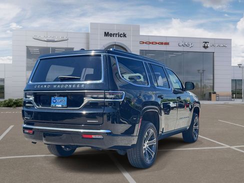 Used 2022 Jeep Grand Wagoneer Series I w/ Flexible Seating Group AWD/4WD image 6