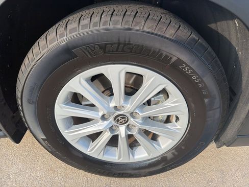 Used 2024 Toyota Grand Highlander XLE image 10