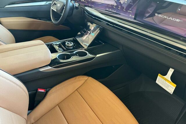 New 2026 Cadillac Escalade Luxury w/ Touring Package AWD/4WD image 18
