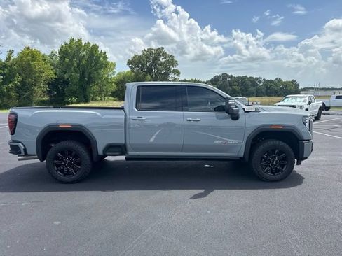 Used 2025 GMC Sierra 2500 AT4 w/ AT4 Premium Plus Package AWD/4WD image 2