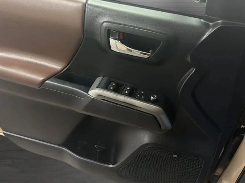 Used 2017 Toyota Tacoma Limited w/ Tow Package RWD image 17