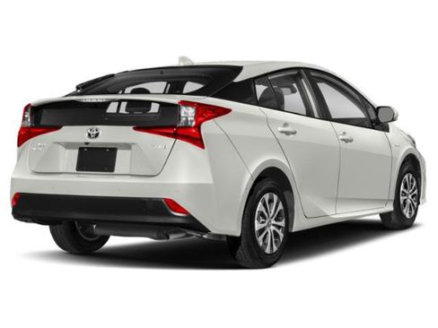 Used 2022 Toyota Prius LE image 2