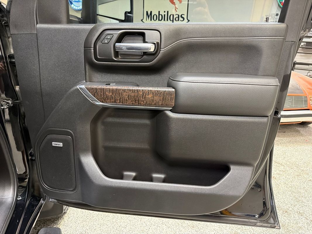 Used 2020 GMC Sierra 3500 Denali w/ Denali Ultimate Package AWD/4WD image 40