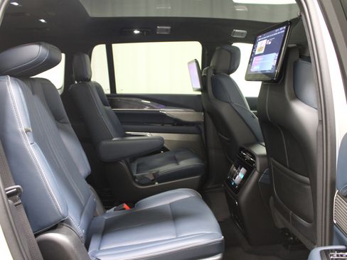 New 2025 Cadillac Escalade IQ Luxury 2 AWD/4WD image 34