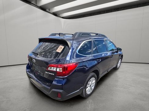 Used 2018 Subaru Outback 2.5i Premium image 9