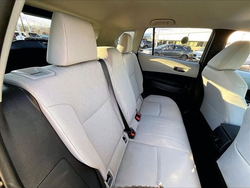 Used 2022 Toyota Corolla Cross LE FWD image 16