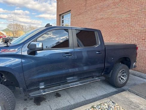 Used 2021 Chevrolet Silverado 1500 LT w/ Z71 Off-Road Package image 1