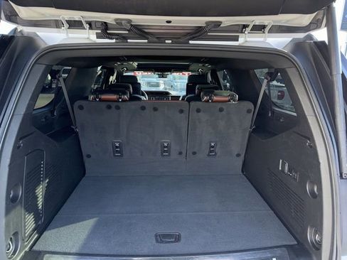 Used 2023 GMC Yukon XL Denali Ultimate image 17