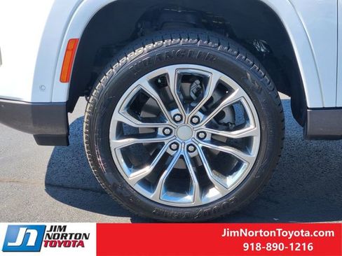 Used 2022 Jeep Grand Wagoneer Series II image 12