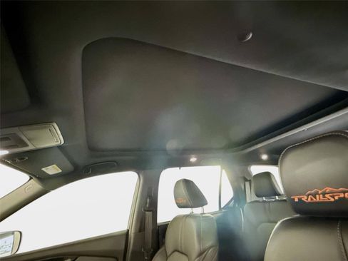 Used 2023 Honda Pilot TrailSport image 14
