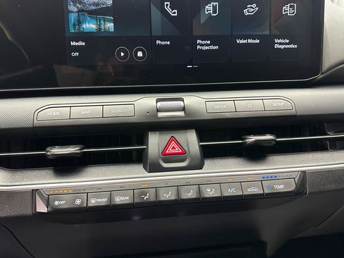 Used 2025 Kia K4 FWD image 22