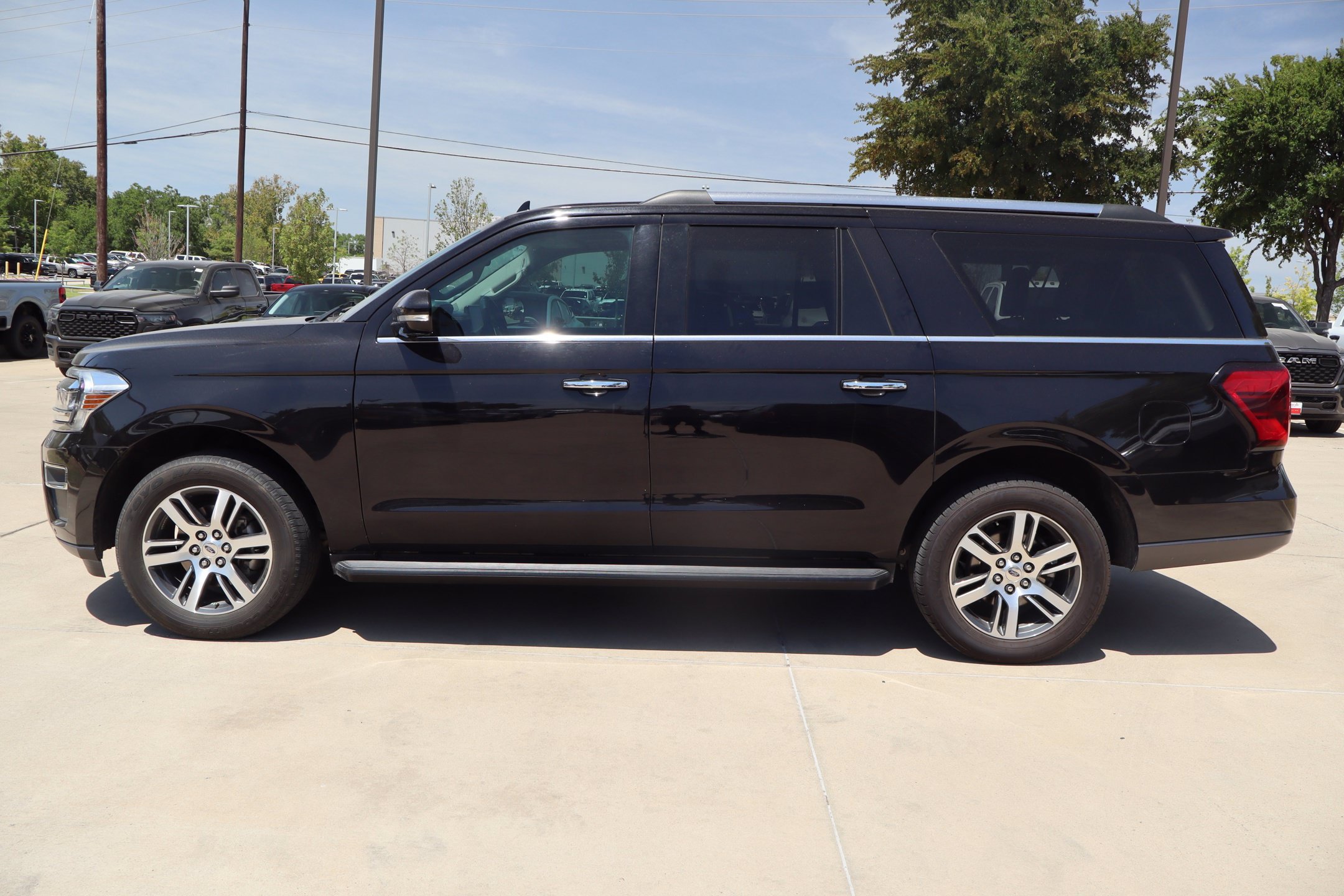 Used 2024 Ford Expedition Max Limited RWD image 9