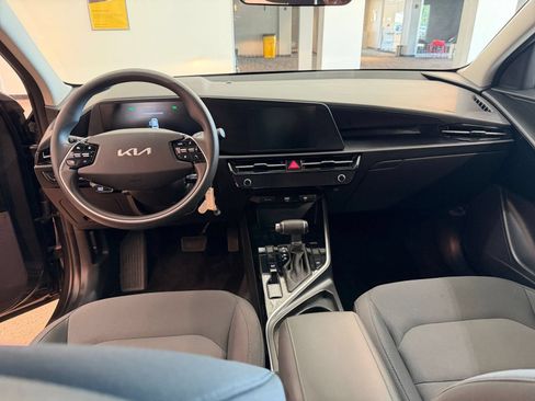 Used 2026 Kia Niro LX FWD image 32