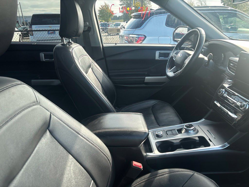 Used 2023 Ford Explorer Limited AWD/4WD image 11