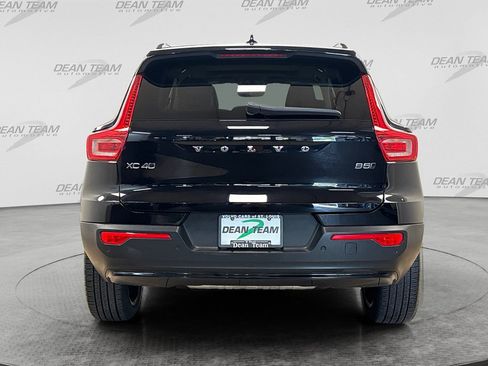 Used 2024 Volvo XC40 B5 Plus w/ Climate Package AWD/4WD image 8