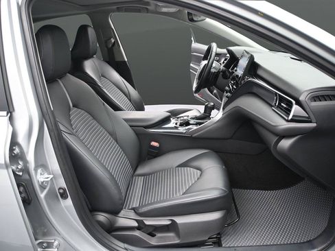 Used 2021 Toyota Camry SE w/ Audio Upgrade Package FWD image 20
