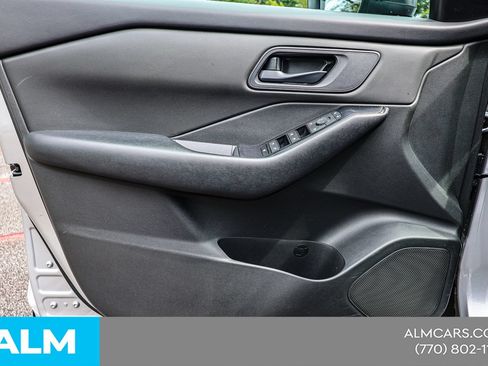 Used 2024 Nissan Rogue S FWD image 38