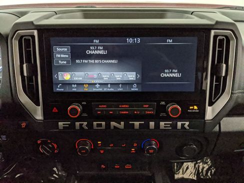 Used 2025 Nissan Frontier SV AWD/4WD image 9