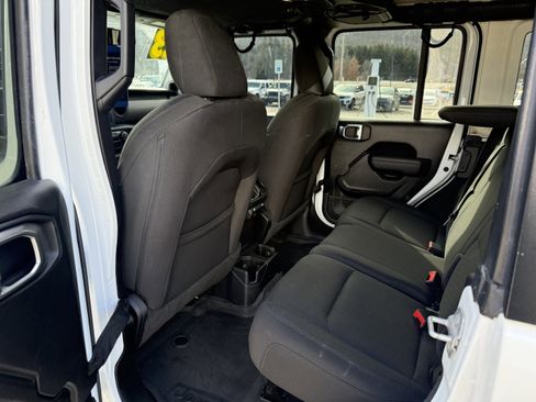 Used 2023 Jeep Wrangler Unlimited Sport AWD/4WD image 8