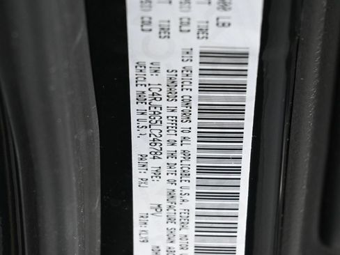 Used 2020 Jeep Grand Cherokee Altitude RWD image 18