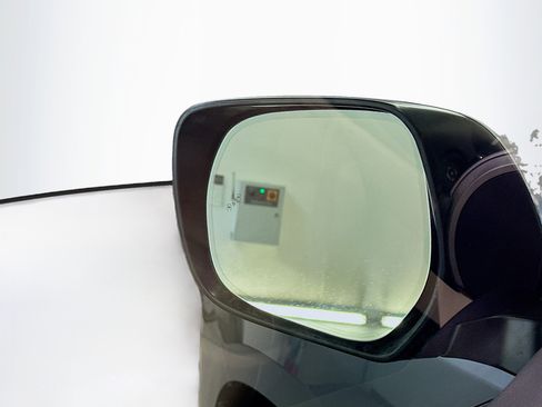 Used 2023 Lexus GX 460 Premium w/ Accessory Package image 16