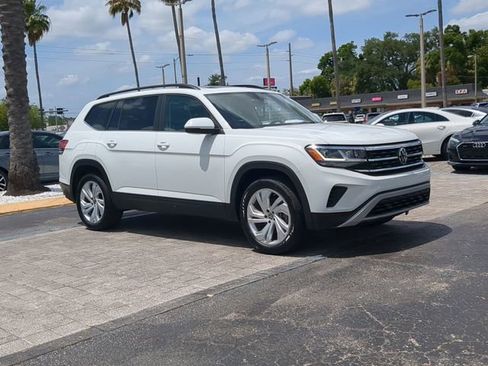 Certified 2023 Volkswagen Atlas SE w/ Panoramic Sunroof Package FWD image 2