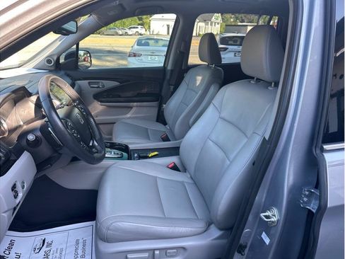 Used 2017 Honda Pilot Touring image 16