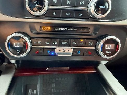 Used 2022 Ford F350 King Ranch w/ King Ranch Ultimate Package AWD/4WD image 11