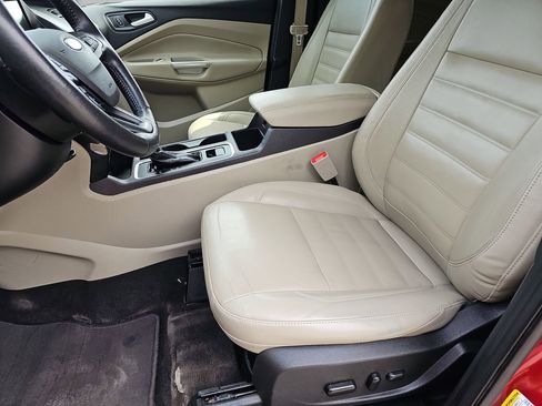 Used 2018 Ford Escape Titanium AWD/4WD image 19