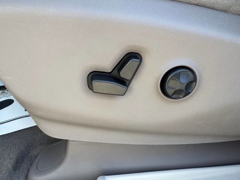 Used 2017 Chrysler Pacifica Touring-L Plus w/ Tire & Wheel Group image 35