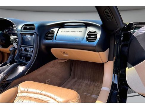Used 2000 Chevrolet Corvette Convertible w/ Memory Pkg RWD image 19