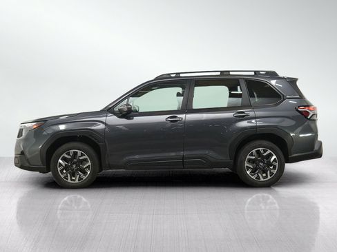 Used 2025 Subaru Forester Premium AWD/4WD image 2