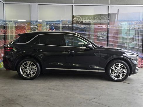 Used 2025 Genesis GV70 2.5T AWD/4WD image 4