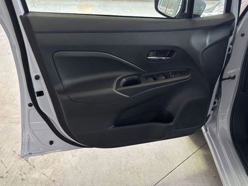 Used 2025 Nissan Versa SV image 18