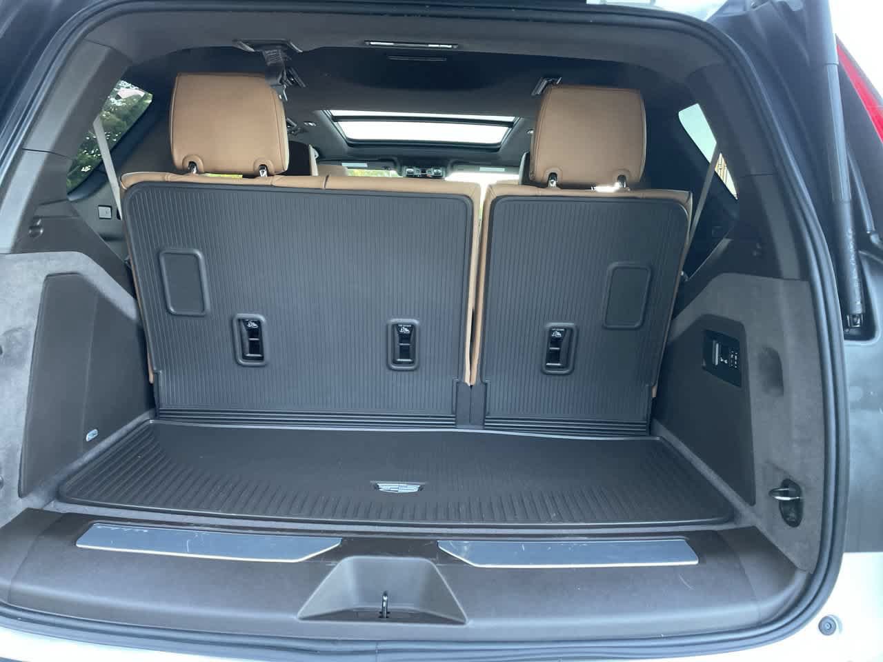 Certified 2023 Cadillac Escalade Premium Luxury w/ LPO, Floor Liner Package AWD/4WD image 17