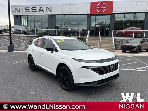 Certified 2025 Nissan Murano SV AWD/4WD image 1