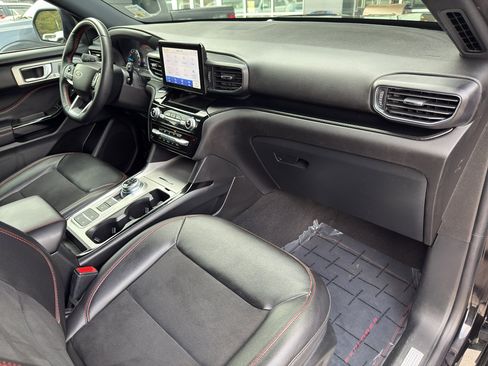 Used 2023 Ford Explorer ST-Line w/ Class IV Trailer Tow Package image 19