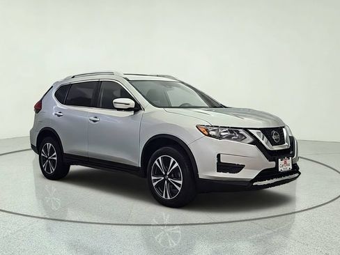 Used 2019 Nissan Rogue SV w/ Sun & Sound Touring Package AWD/4WD image 8