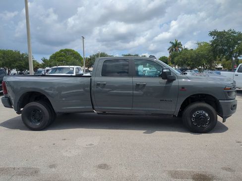 New 2026 RAM 3500 Laramie AWD/4WD image 4