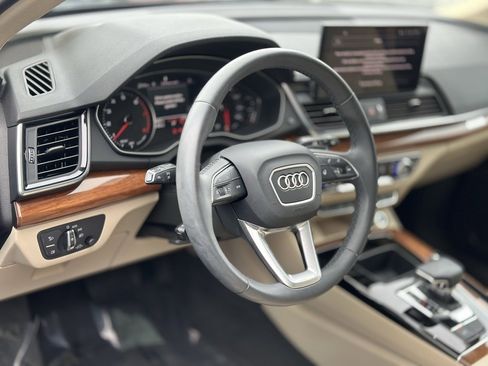 Used 2023 Audi Q5 2.0T Premium w/ Convenience Package image 13
