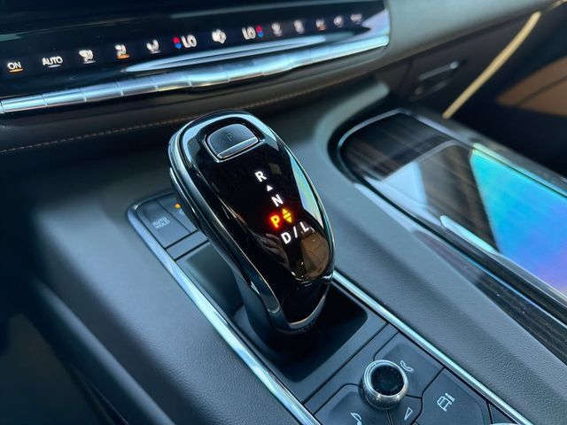 Used 2023 Cadillac Escalade Sport AWD/4WD image 29