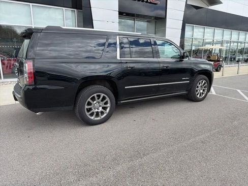 Used 2016 GMC Yukon XL Denali w/ Open Road Package AWD/4WD image 3