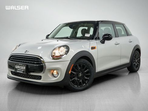 Used 2017 MINI Cooper 4-Door Hardtop FWD image 1